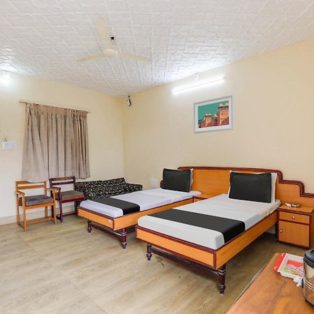 Hotel O Ellis Ahmedabad Exterior foto