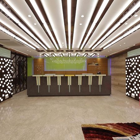 Hotel O Ellis Ahmedabad Exterior foto