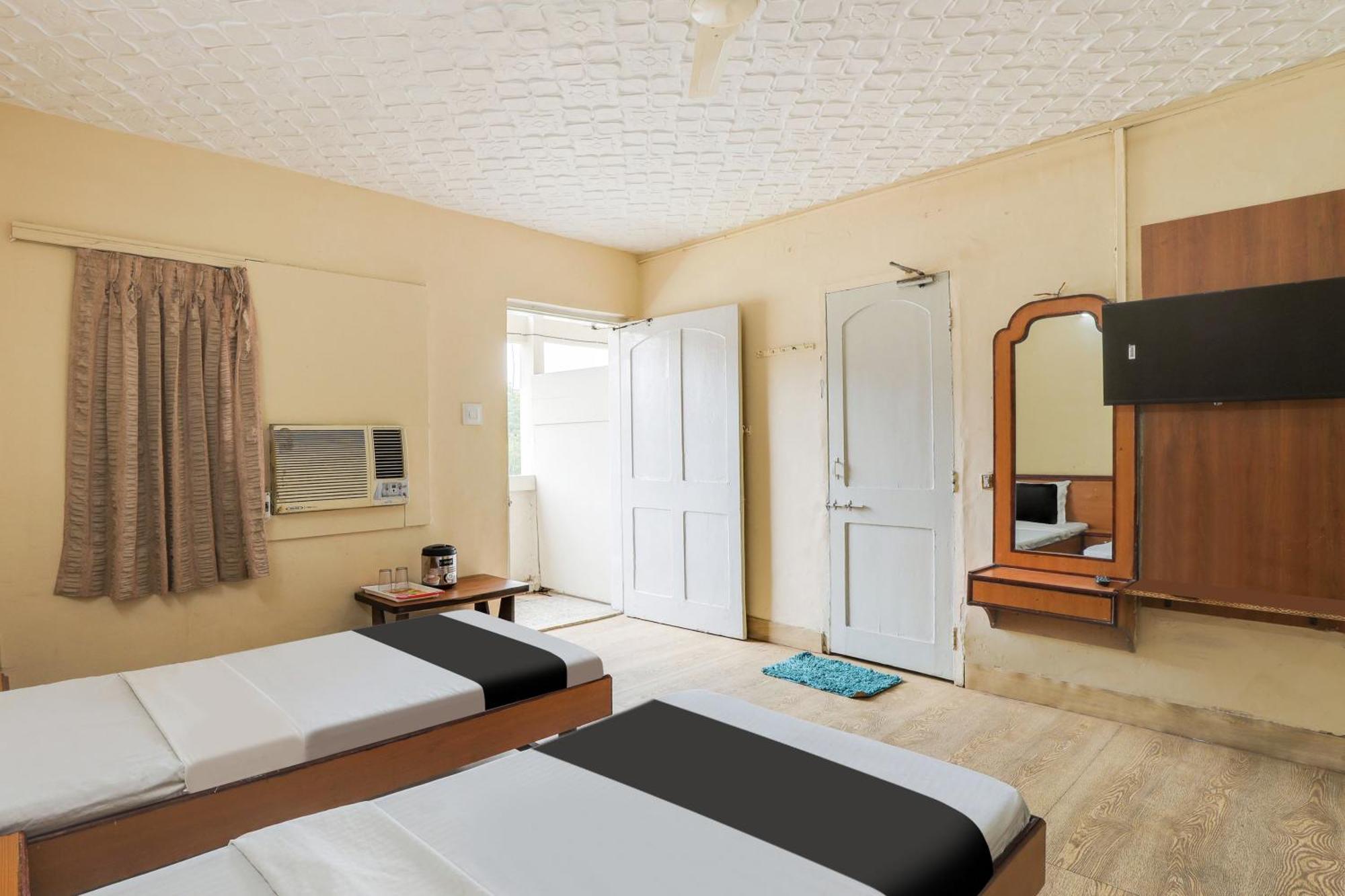 Hotel O Ellis Ahmedabad Exterior foto