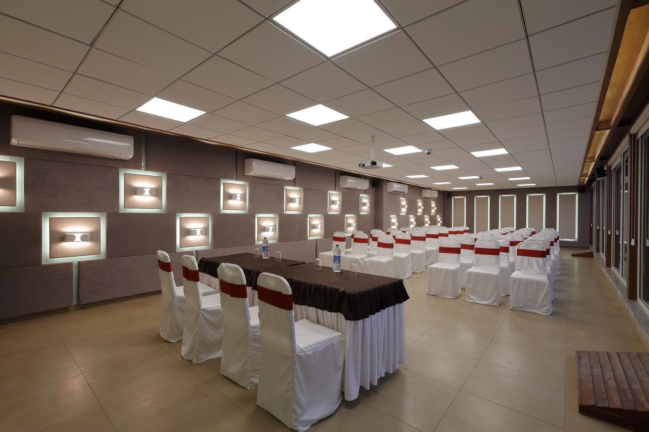 Hotel O Ellis Ahmedabad Exterior foto